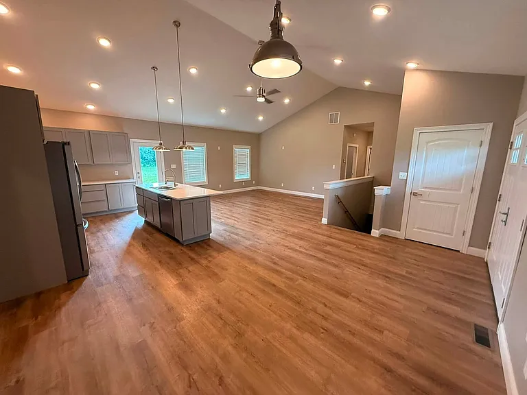 651 N Private Rd W #180 — Photo 3