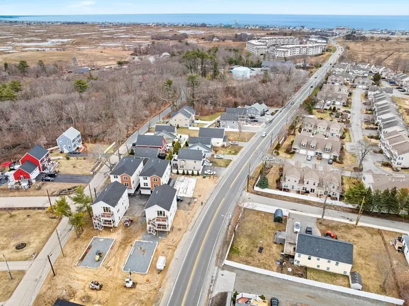 2 Old County Rd #12, Salisbury, MA 01952