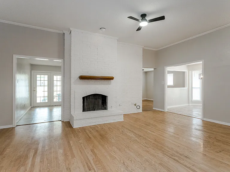 4617 Olympia Dr — Photo 15