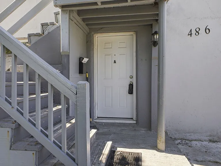 486 Hanley St — Photo 3