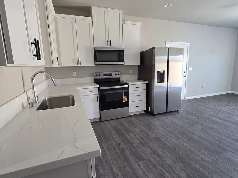5106 Cohiba Ct #B — Photo 3