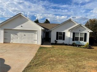 4651 Turning Leaf Dr, Gillsville, GA 30543
