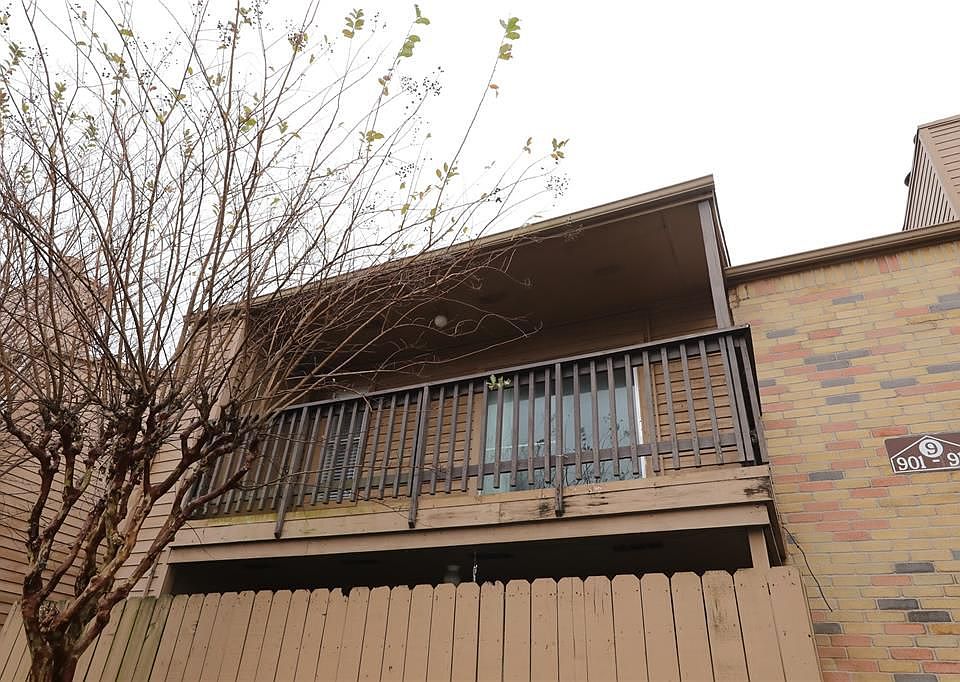1st image of 10555 Turtlewood Ct Unit 901