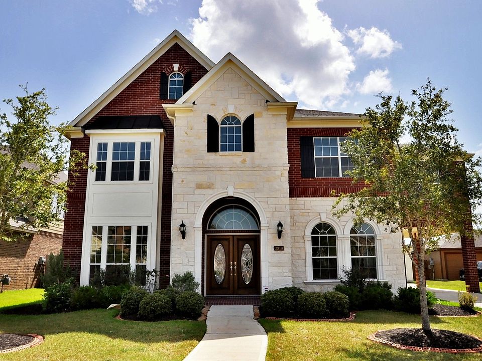 Wonderful 2009 Newmark home.