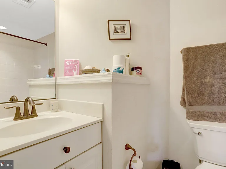 5228 Harold Secord St — Photo 38