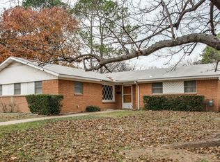 1100 Emerald Lake Ct, Fort Worth, TX 76103
