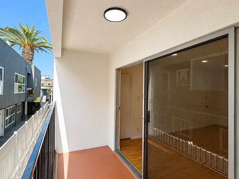 1037 N Genesee Ave #9 — Photo 10