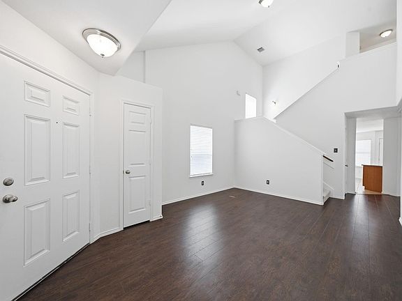 5th image of 15435 Kaston Dr