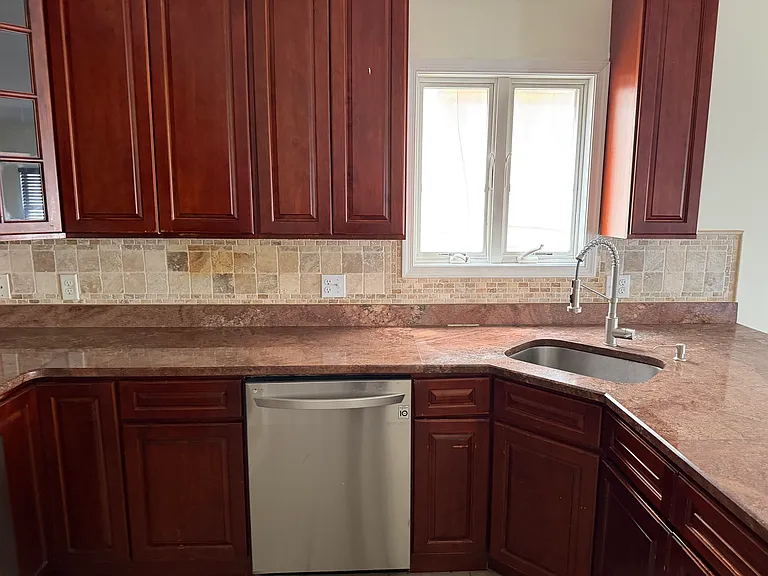 43 Ravine Ave #1 — Photo 6