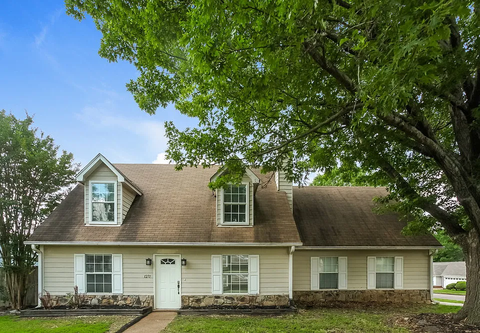 1271 Breezy Gate Dr