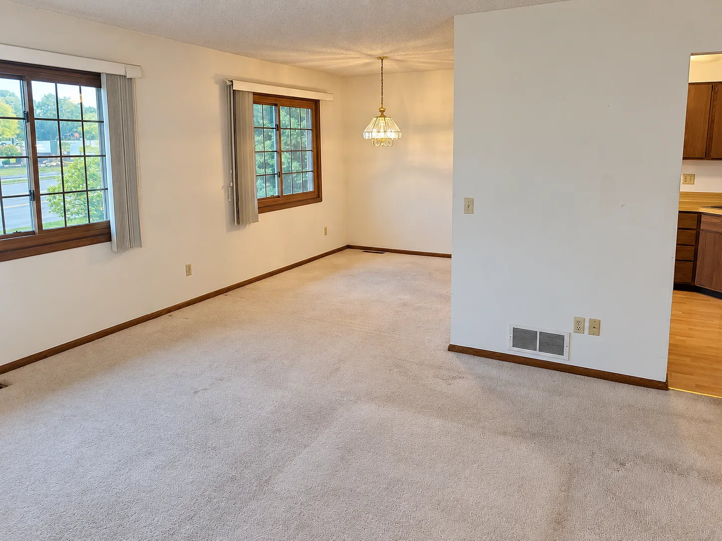 4 bed, $2,000 — Photo 3