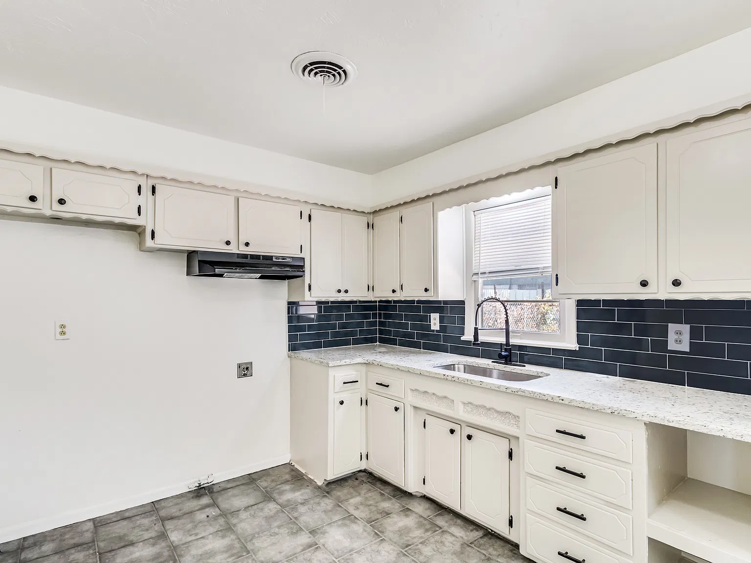 3 bed, 953 sqft, $1,600 — Photo 4