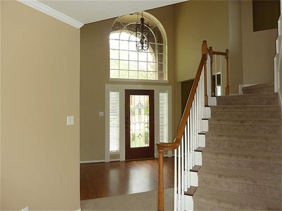 2nd image of 2022 Plantation Bend Dr