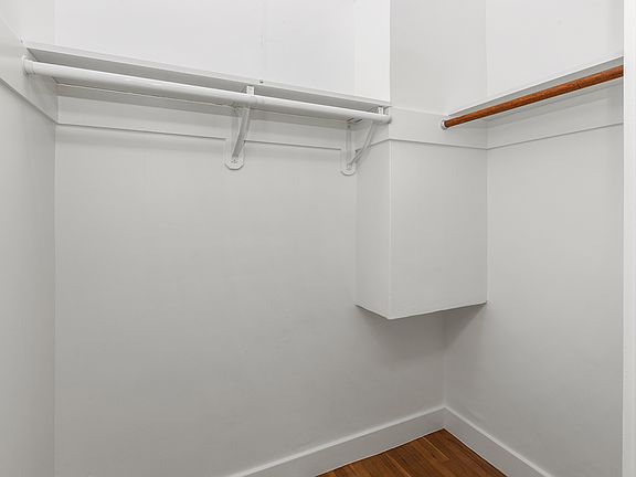 5th image of 3260 Gough St #305