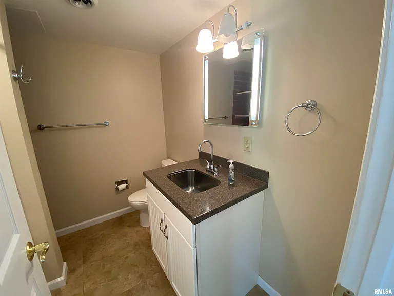 6525 N Kramm Rd — Photo 27