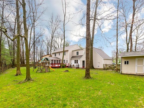 3rd image of 607 Valley Forge Ct