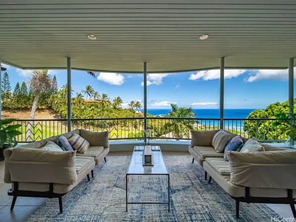 613 Moaniala St, Honolulu, HI 96821