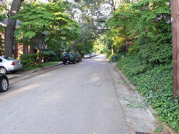 Street View - walking distance to Five Points and USC