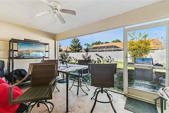 16 Buttonwood Ln — Photo 4