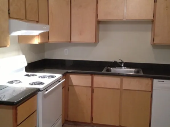 Ainsworth, 2801 N Ainsworth St APT 3, Portland, OR 97217