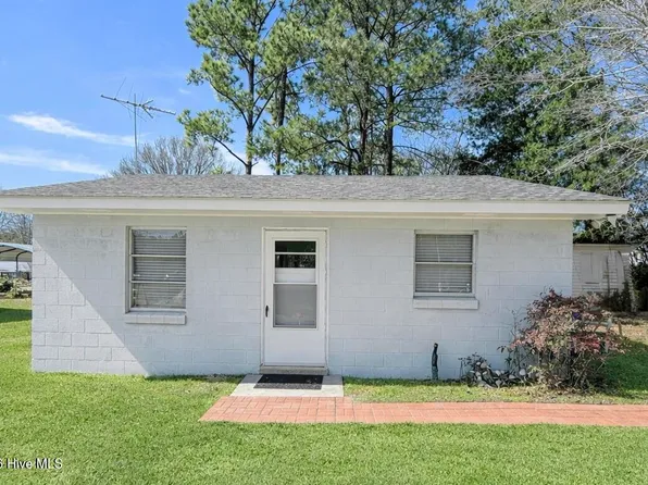 124 Bayshore Drive, Cape Carteret, NC 28584