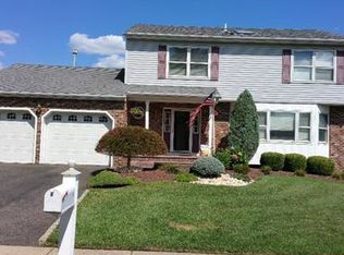 90 Liberty Dr, Dayton, NJ