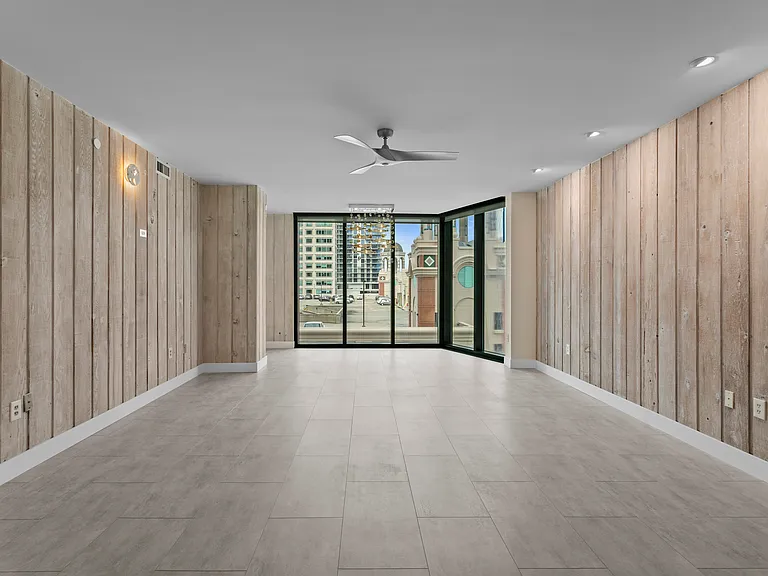 1 Beach Dr SE #1112 — Photo 15