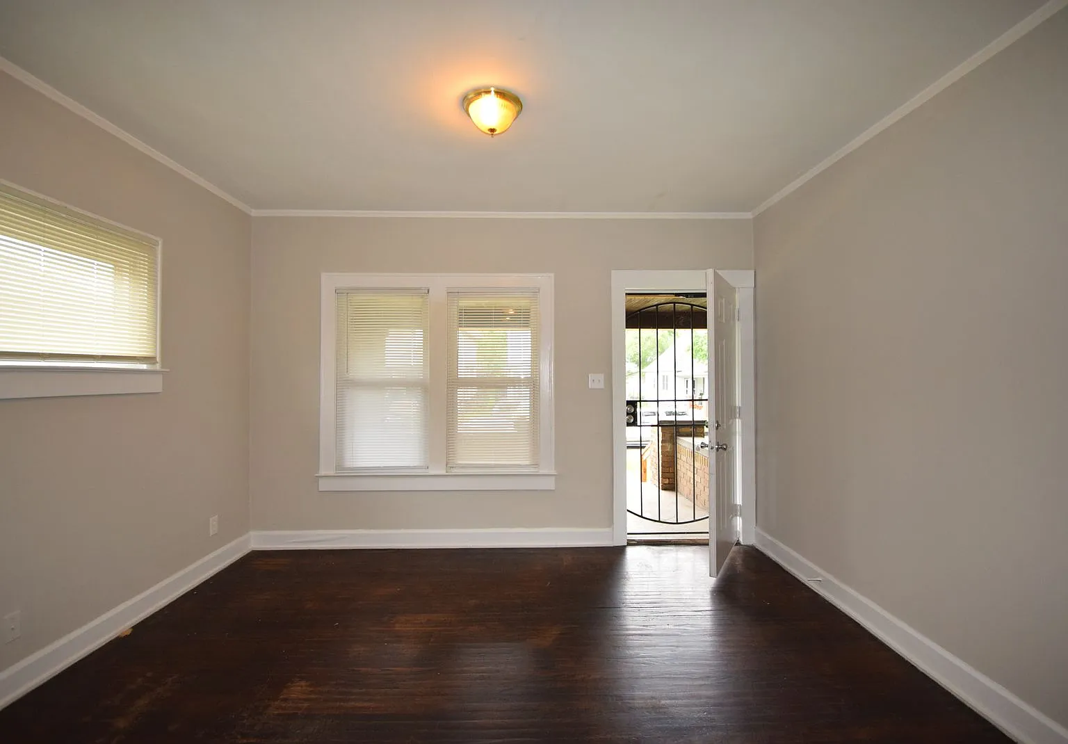 2 bed, 900 sqft, $975 — Photo 4