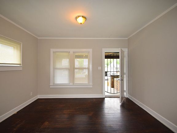 4th image of 1107 N Parker Ave