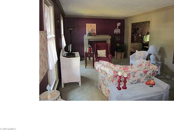 4th image of 1820 Chapel Hill Dr