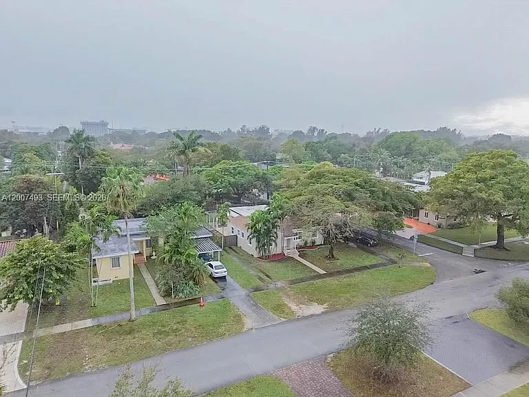 410 Pinecrest Dr — Photo 29