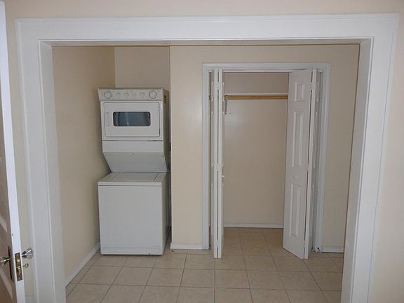 2nd image of 4939 Leeland St #2