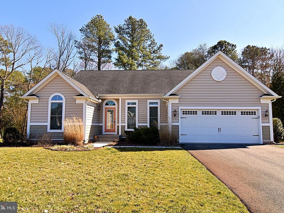 1st image of 41377 Gloucester Dr