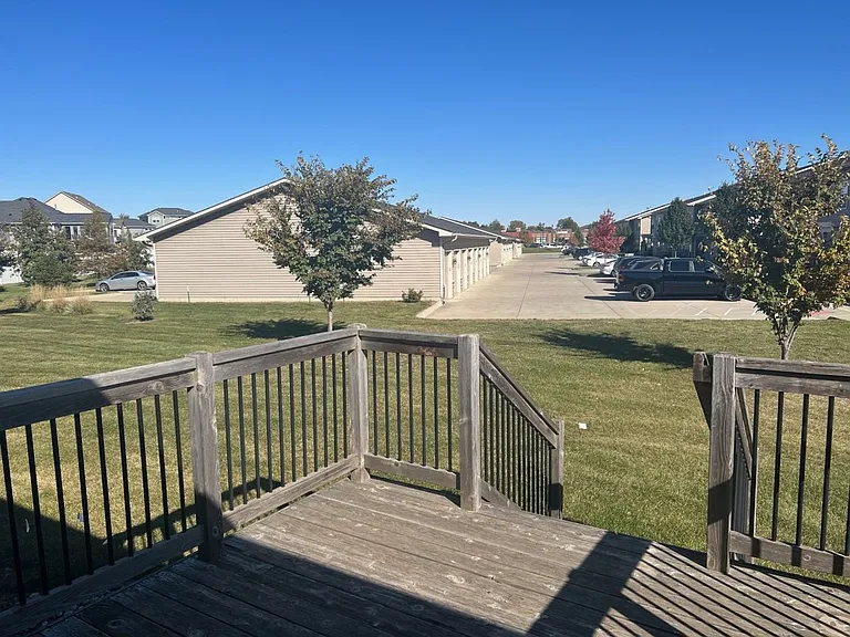 2712-16 London Dr — Photo 8