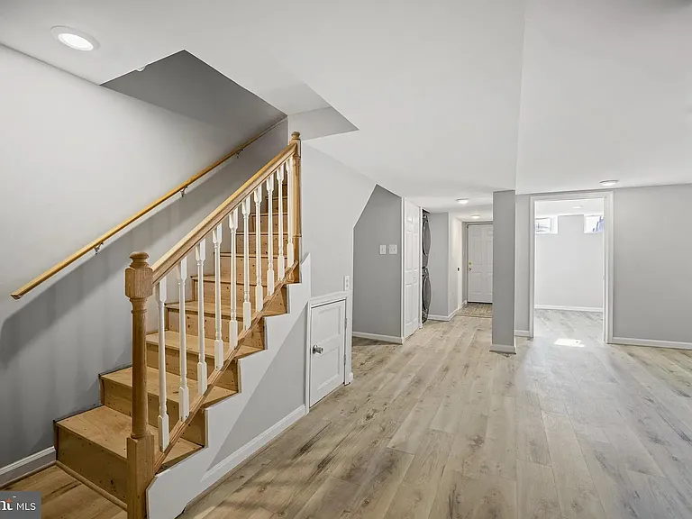 2240 16th St NE — Photo 9