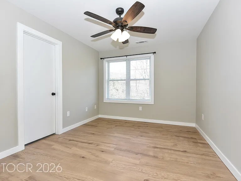 127 Pine St — Photo 16