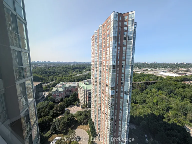 5 Concorde Pl #2809 — Photo 26