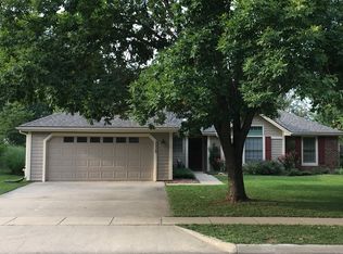 3928 Stetson Dr, Lawrence, KS 66049