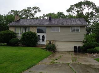 3238 Louise Dr, Lansing, IL 60438