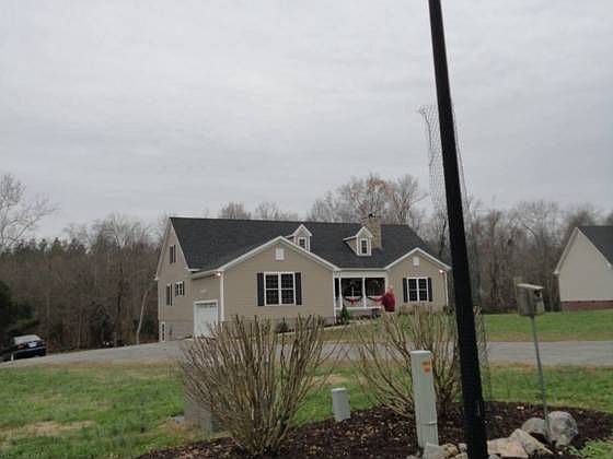 1st image of 221 Fairway Dr