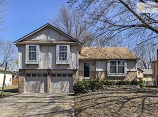 2100 S Apache St, Olathe, KS 66062