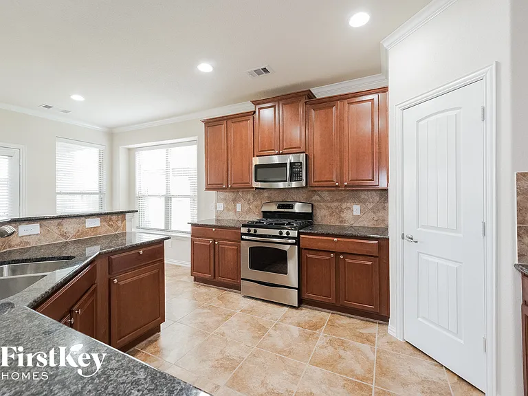 7418 Upland Mill Ln — Photo 6