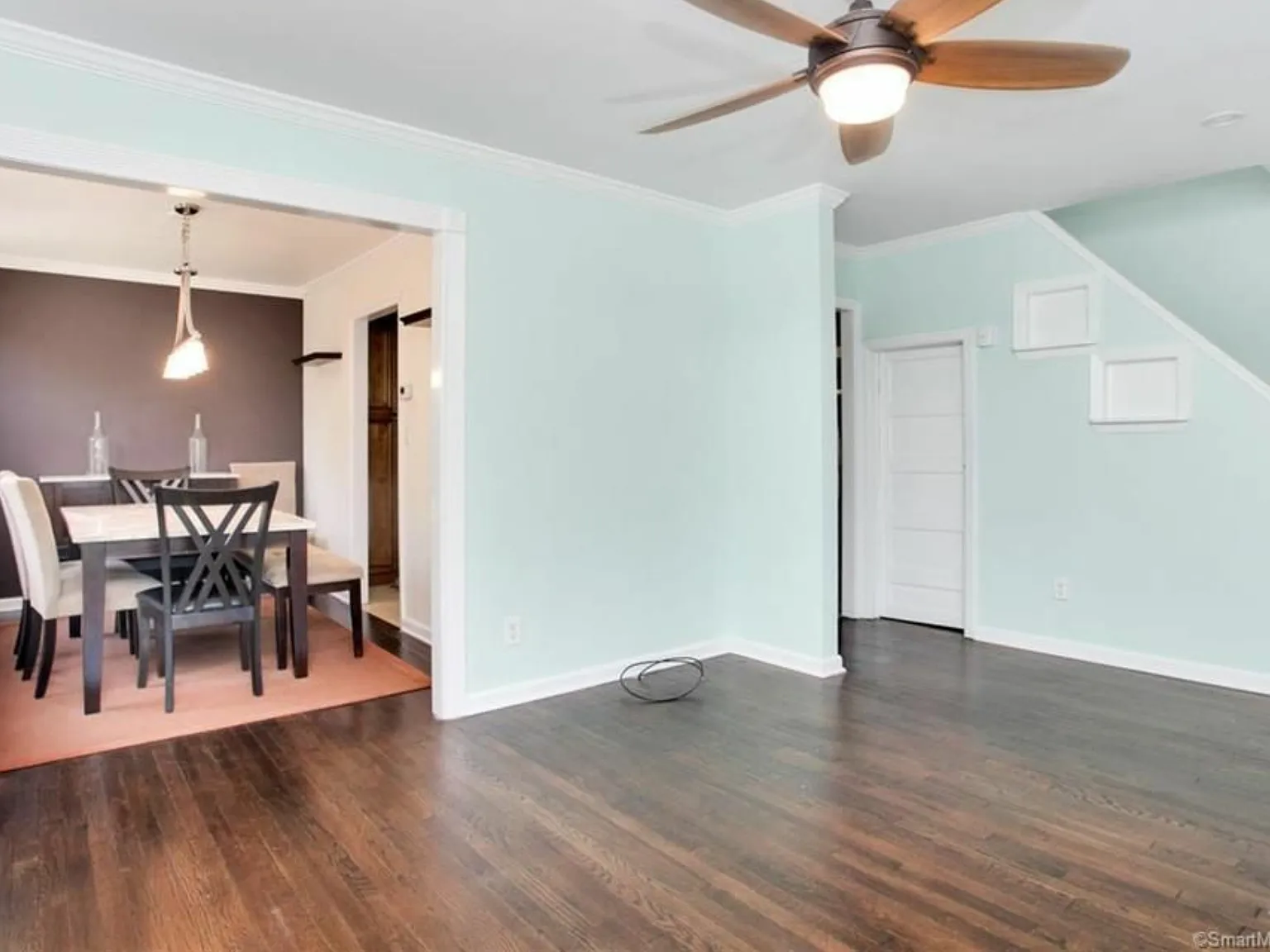 322 Castle Ave — Photo 3