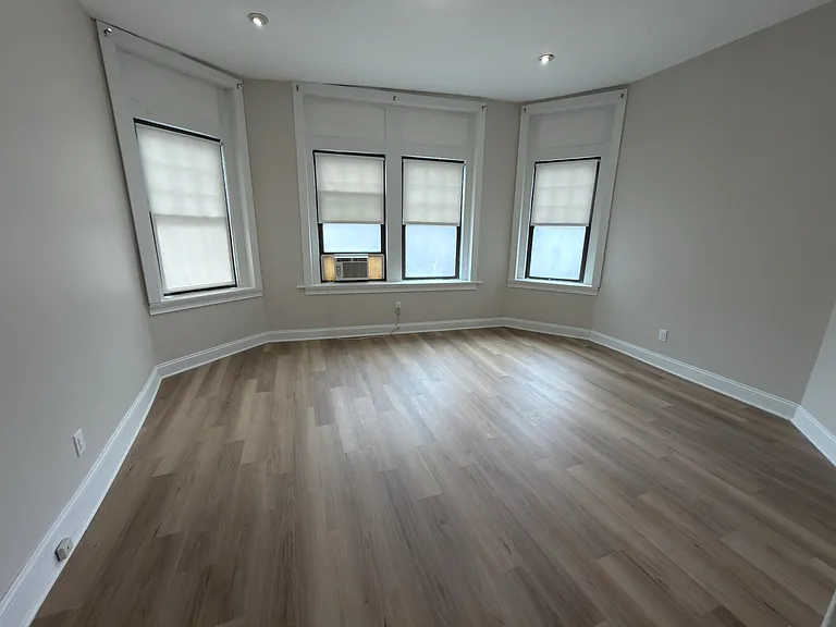 394 Riverway #3 — Photo 9