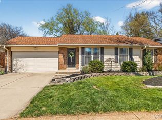 1217 Dorne Dr, Ballwin, MO 63021