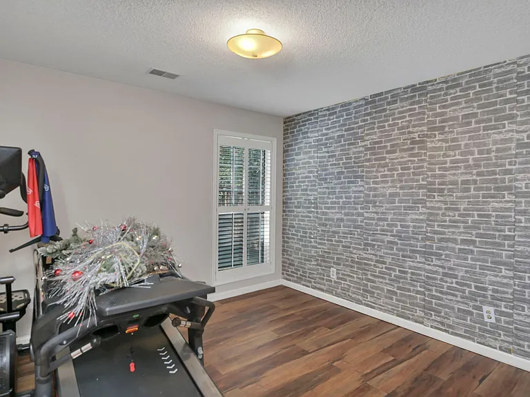 101 Grinders Mill Rd — Photo 20