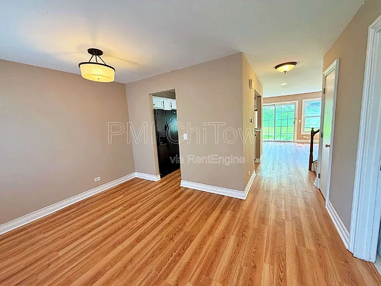 262 Greensboro Ct — Photo 3