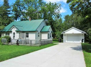 2738 Jones Rd, Gulliver, MI 49840