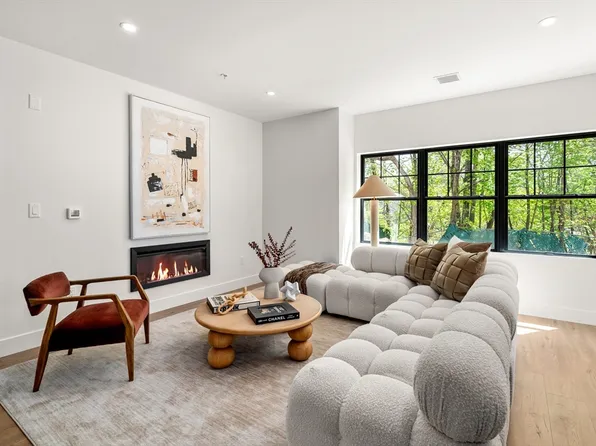 20 Audubon Way Unit 302, Canton, MA 02021