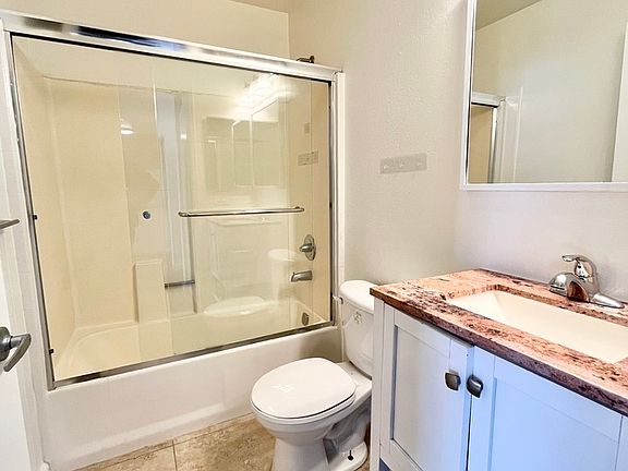 5th image of 860 S Ardmore Ave #103A